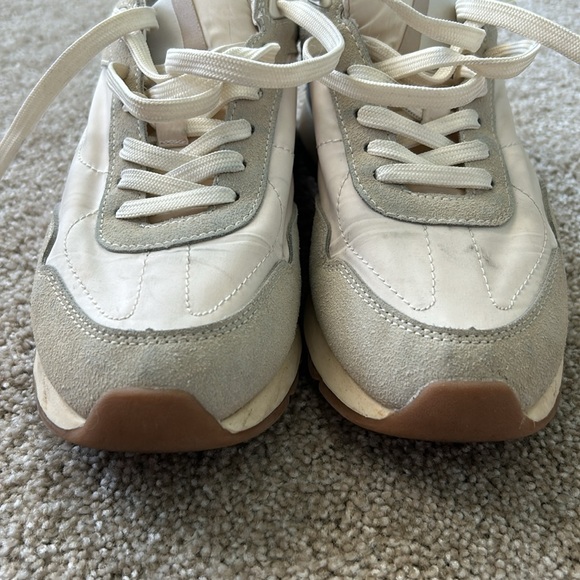 Cushionaire Sneakers, Size 7 - Picture 9 of 11